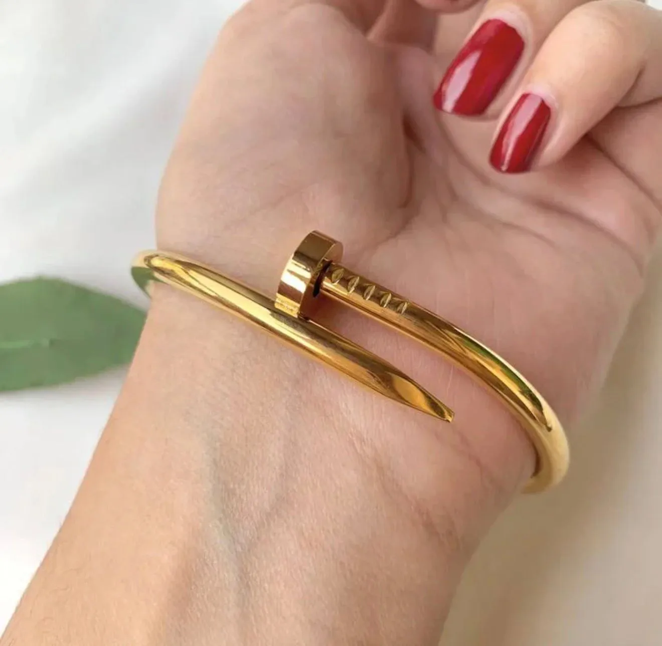 Cloves bracelet